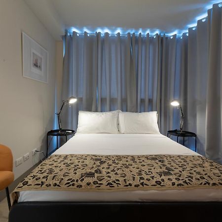 Uptown Parksuites Apartments Tower 2 Bgc By Ph Staycation Manille Extérieur photo