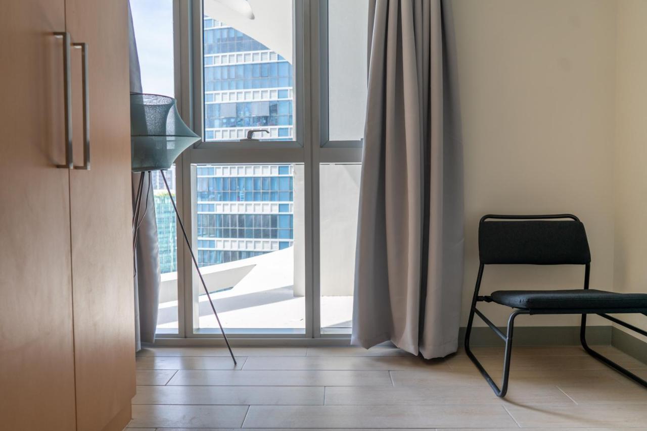 Uptown Parksuites Apartments Tower 2 Bgc By Ph Staycation Manille Extérieur photo