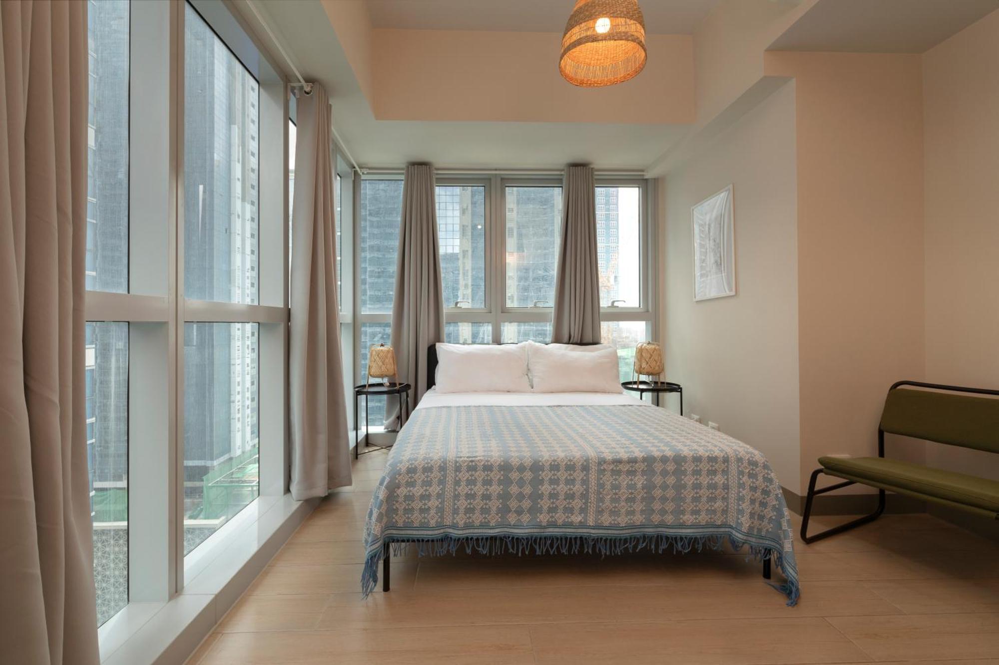 Uptown Parksuites Apartments Tower 2 Bgc By Ph Staycation Manille Extérieur photo