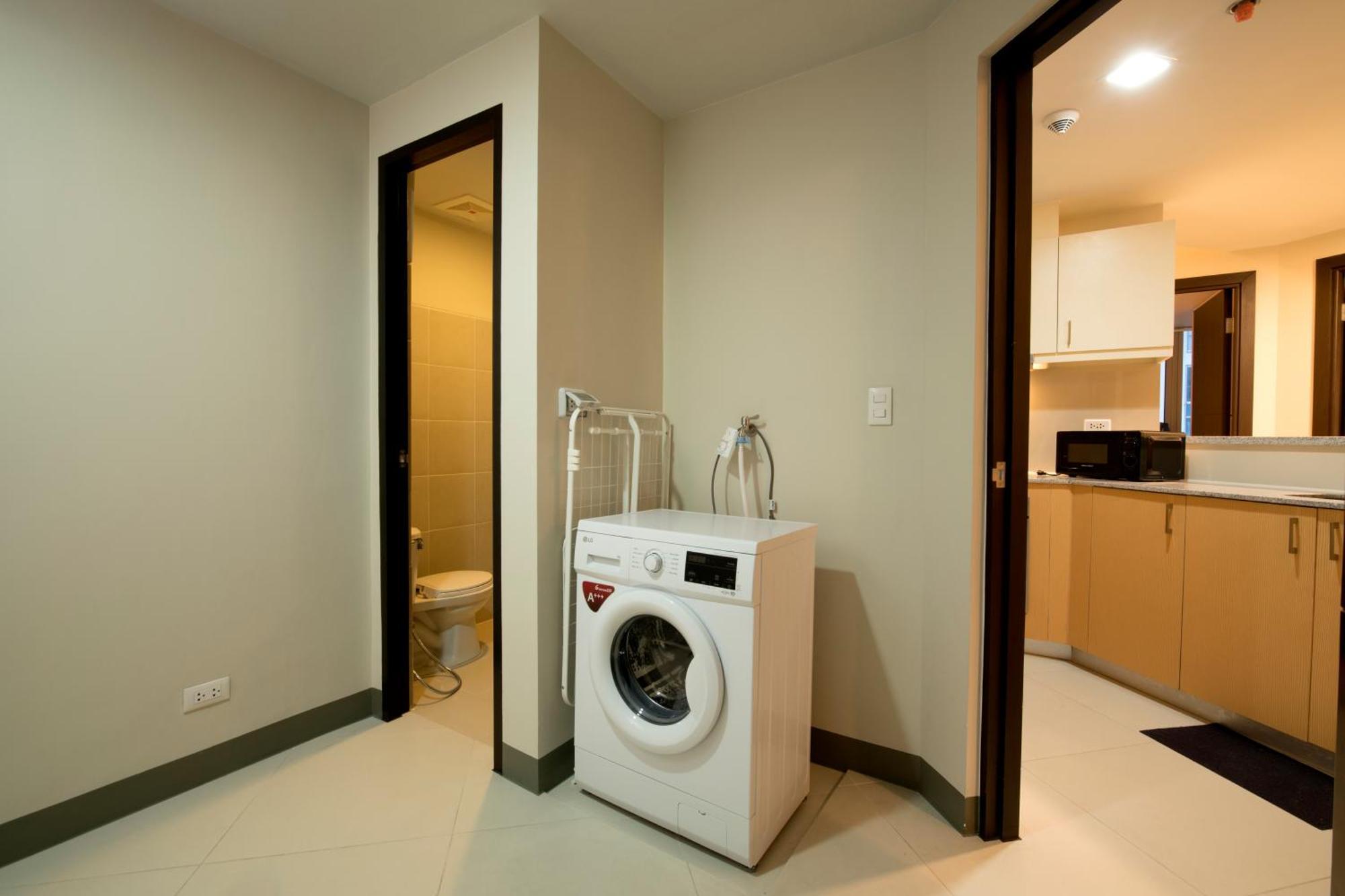 Uptown Parksuites Apartments Tower 2 Bgc By Ph Staycation Manille Extérieur photo