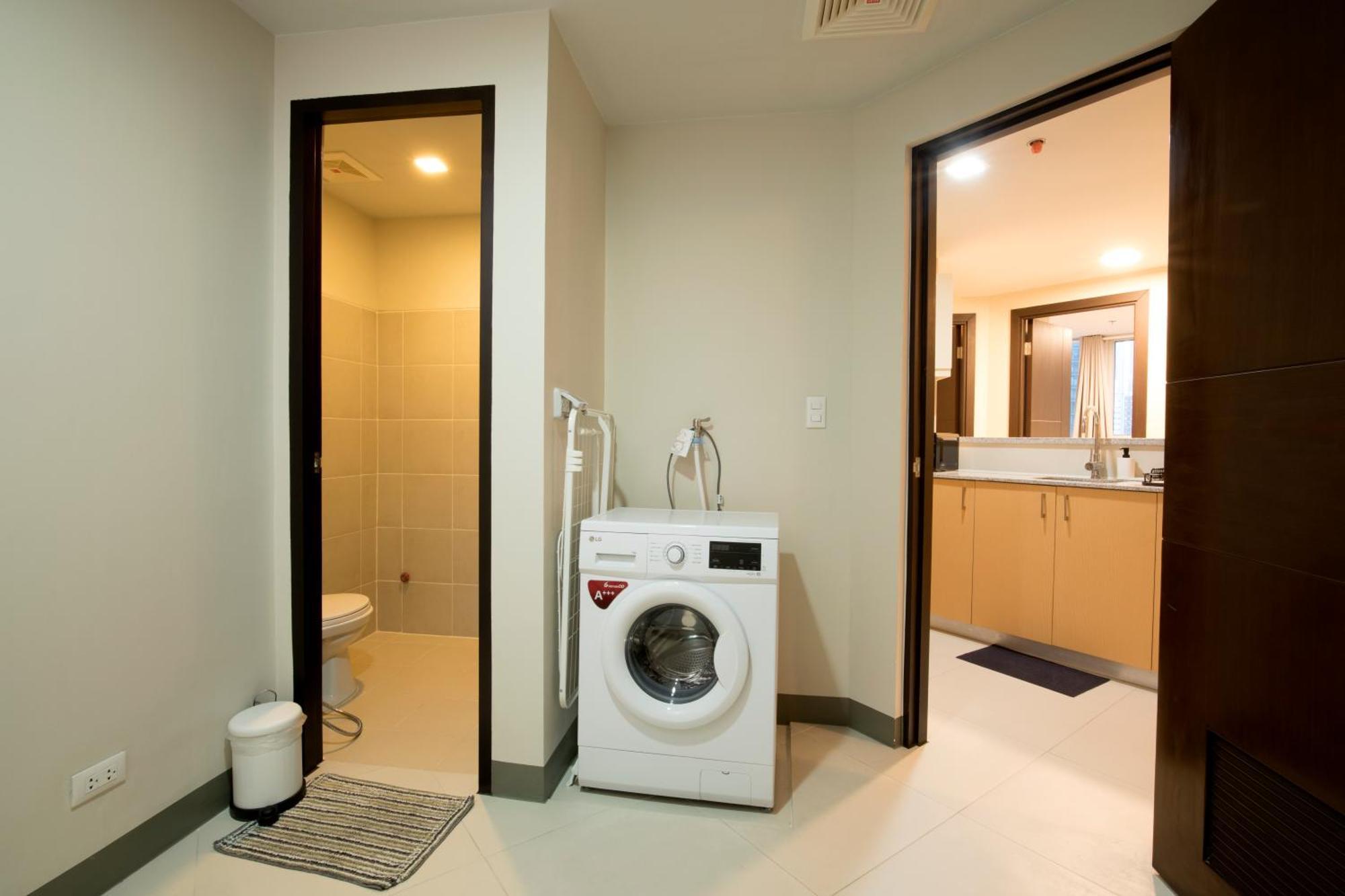 Uptown Parksuites Apartments Tower 2 Bgc By Ph Staycation Manille Extérieur photo