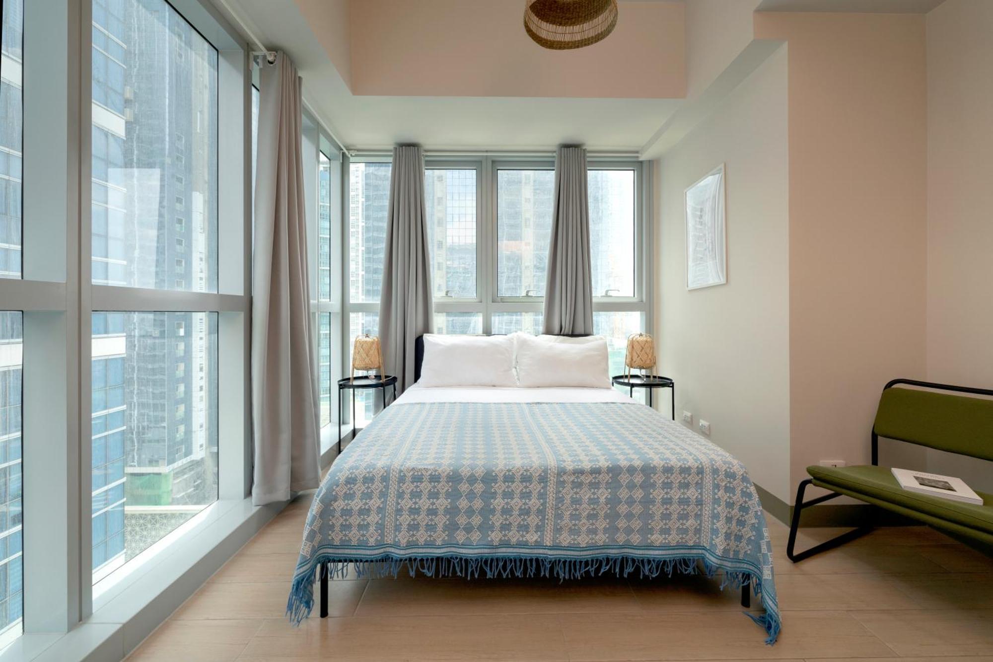 Uptown Parksuites Apartments Tower 2 Bgc By Ph Staycation Manille Extérieur photo